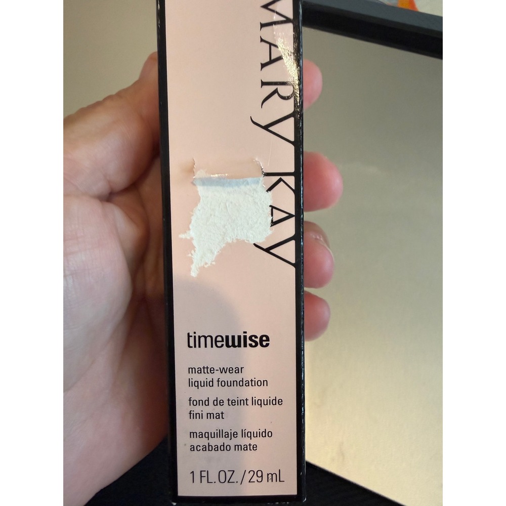 Mary Kay TimeWise Matte-Wear Liquid Foundation Ivory 3 1 fl oz‎ New in Box